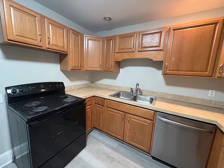 214 N Enola Dr — Photo 5