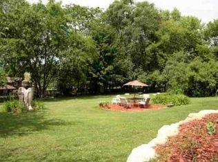 406 W Main St, Mount Horeb, WI 53572