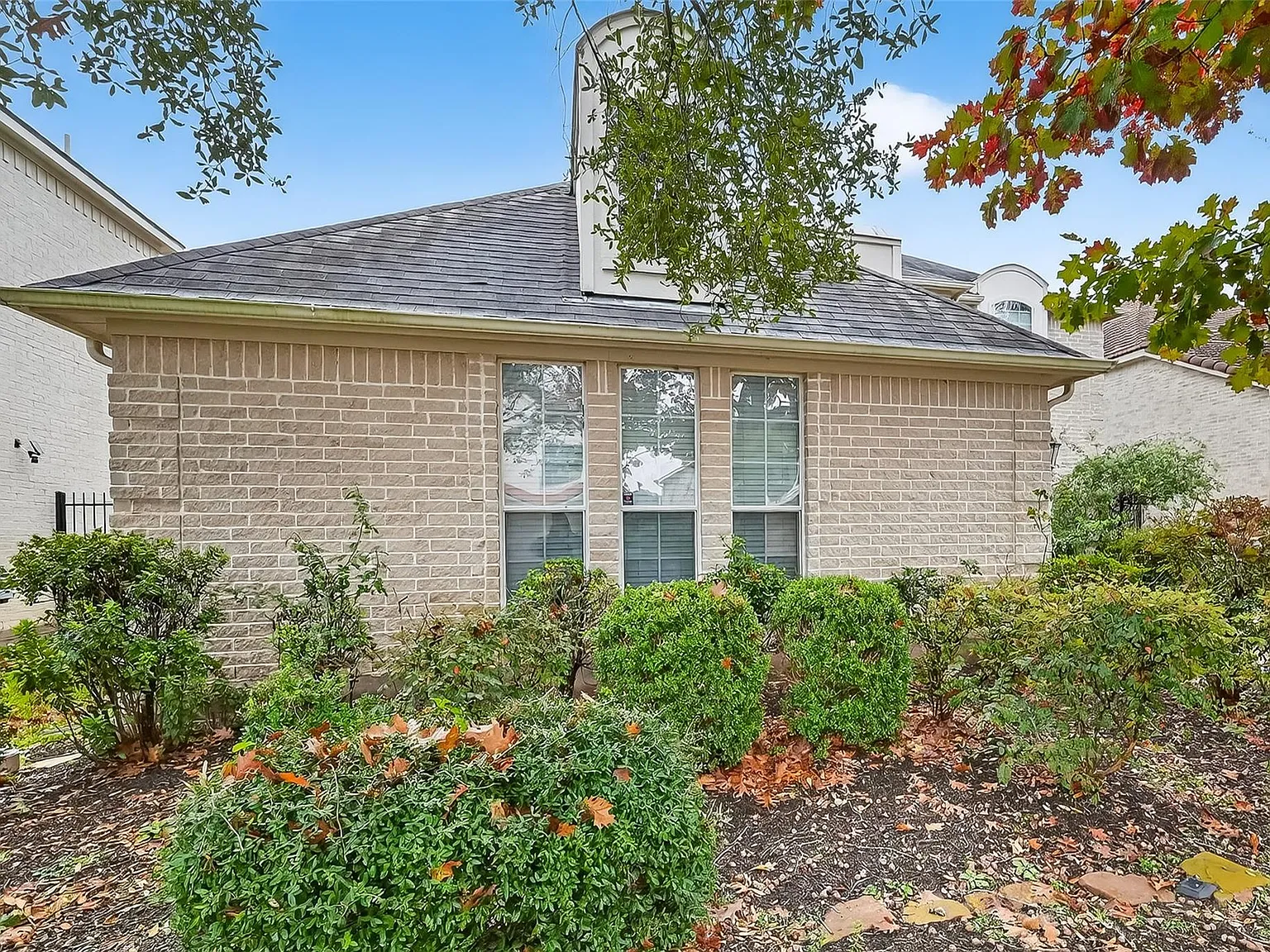 4 bed, 3.5 bath, 2766 sqft, $3,200 — Photo 3