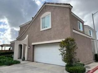 1 Rue Fontaine, Foothill Ranch, CA 92610