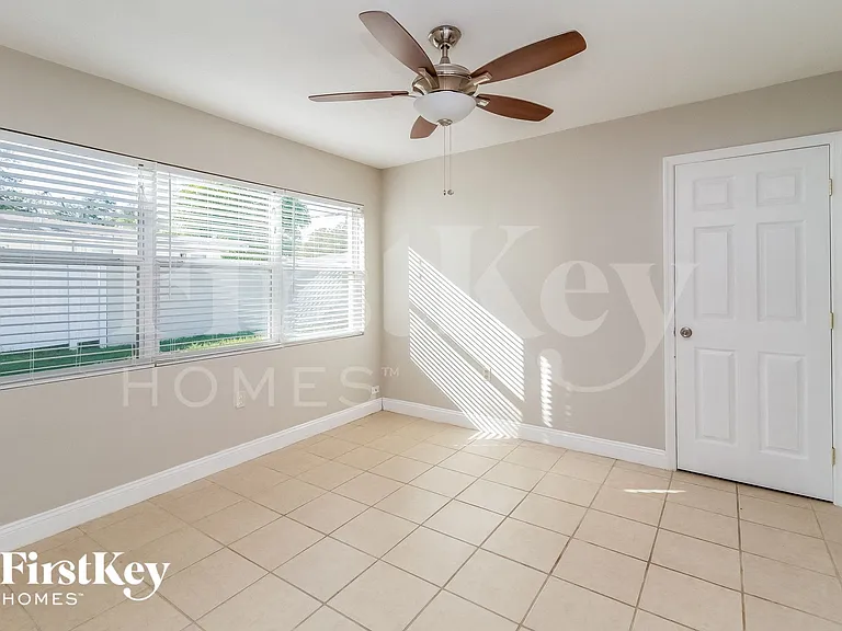 802 Morocco Ave — Photo 10