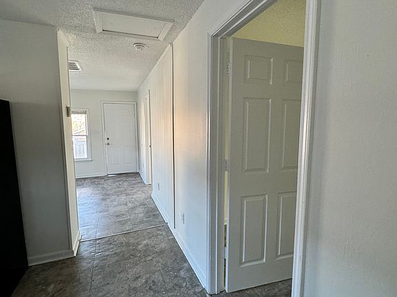 4th image of 612 N Logan St