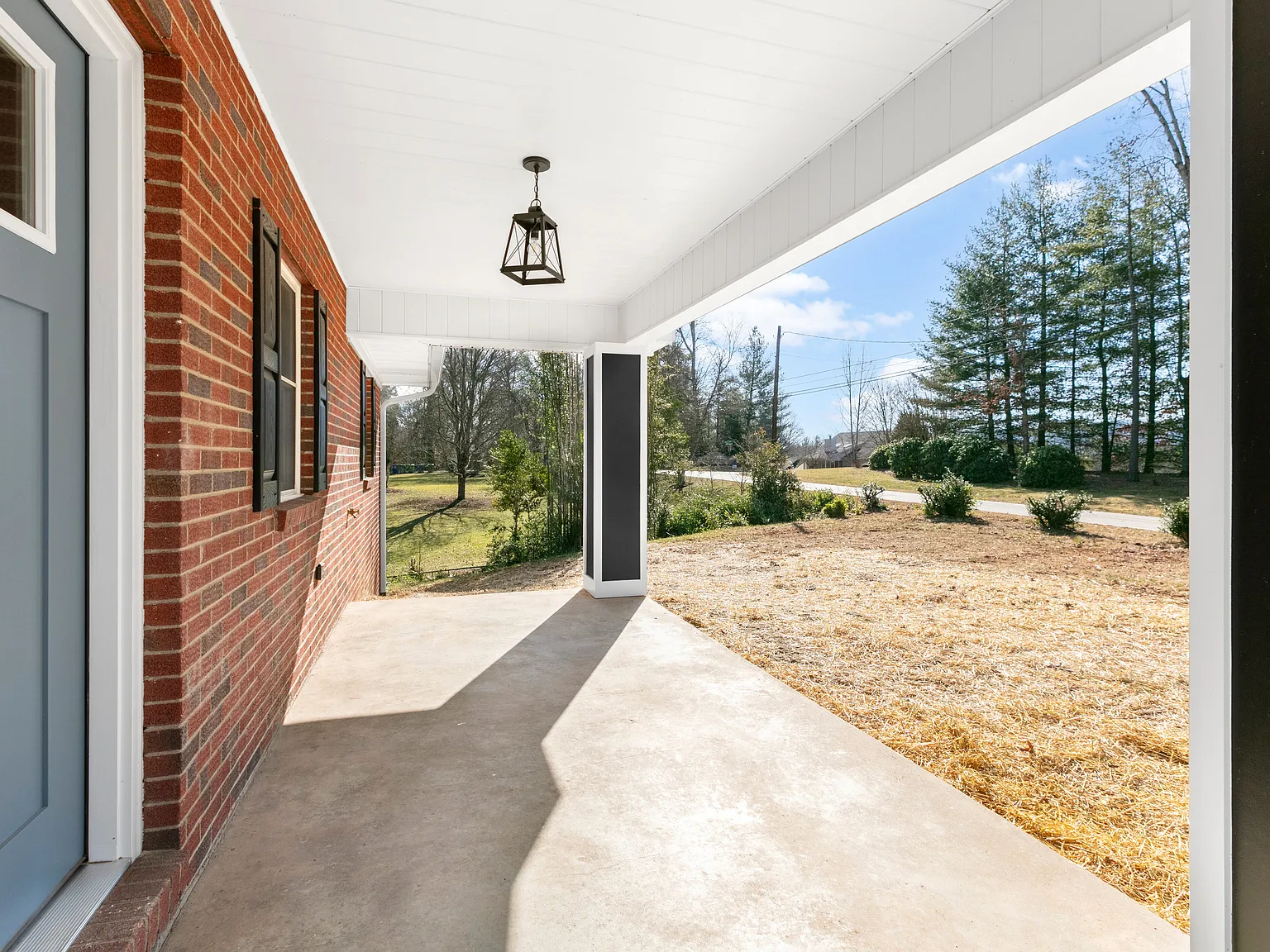 58 W Oakview Rd — Photo 4