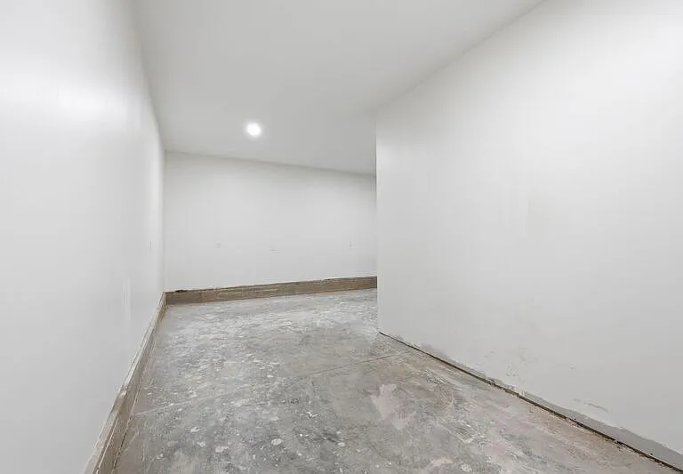 834 Oak St — Photo 16
