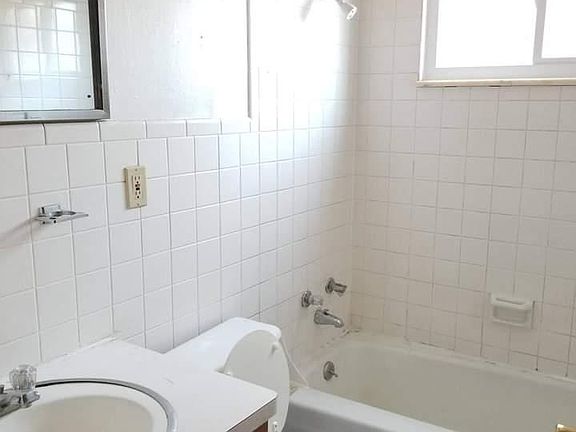 5th image of 1556 S Kentucky Ave APT A