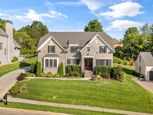 527 Larksong Dr, Farragut, TN 37934