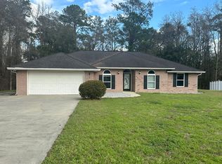 402 Lake Jordan Dr, Hinesville, GA 31313