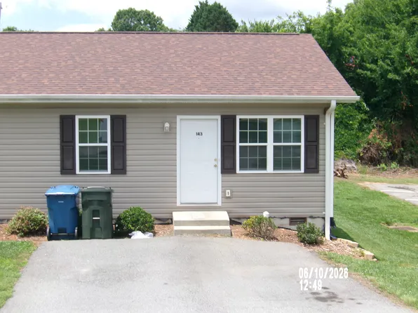 143 17th Street Pl NW #143, Hickory, NC 28601