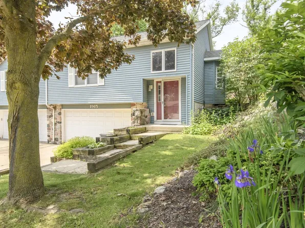 1915 Bonnie LANE, Waukesha, WI 53188
