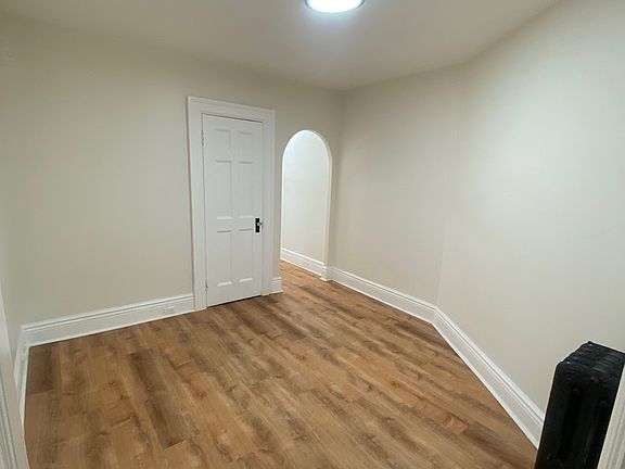 5th image of 269 Richmond Ave APT 2