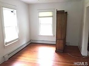 5th image of 11 Oakwood Rd