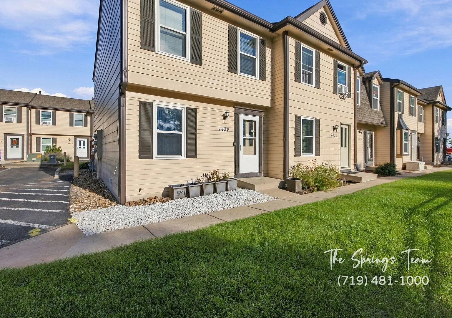 Cozy 2 Bd Condo With Bonus Basement Space In Lexington Village Community — Photo 1
