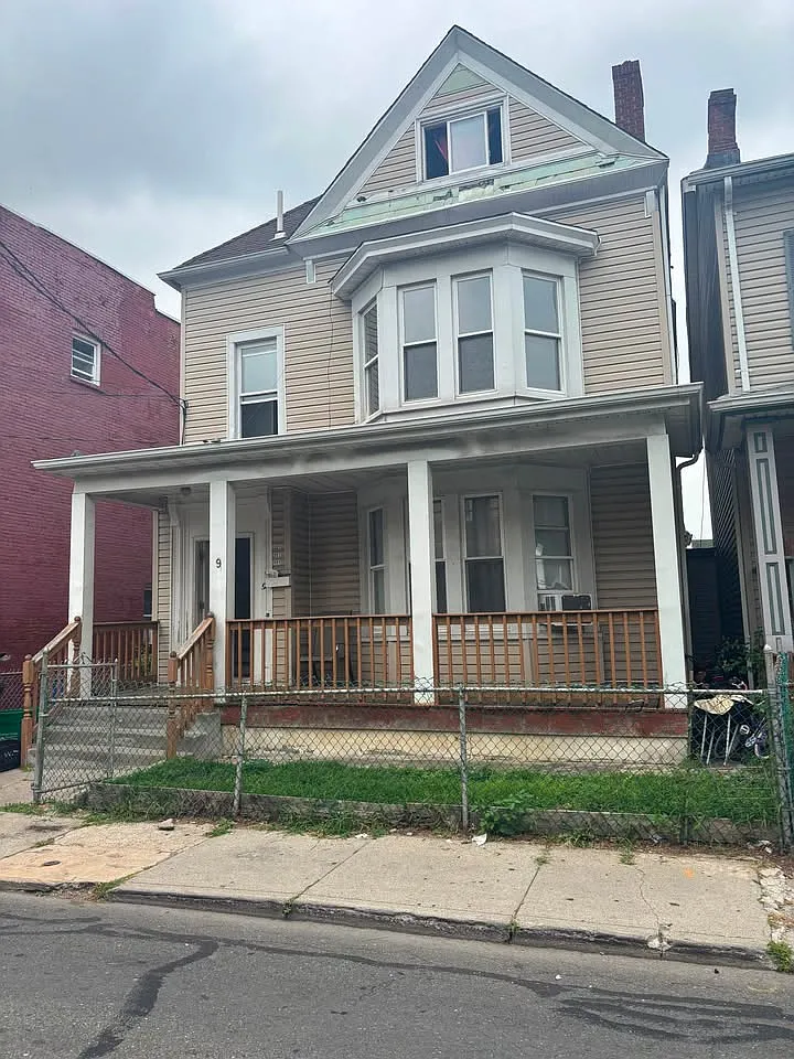 3 bed, $2,800 — Photo 2