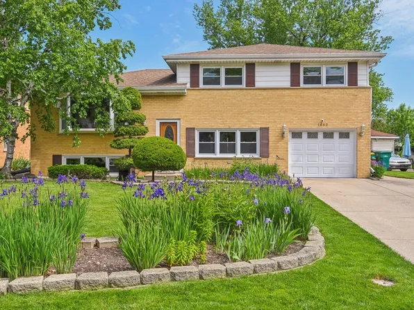 1460 Marcy Ln, Wheeling, IL 60090