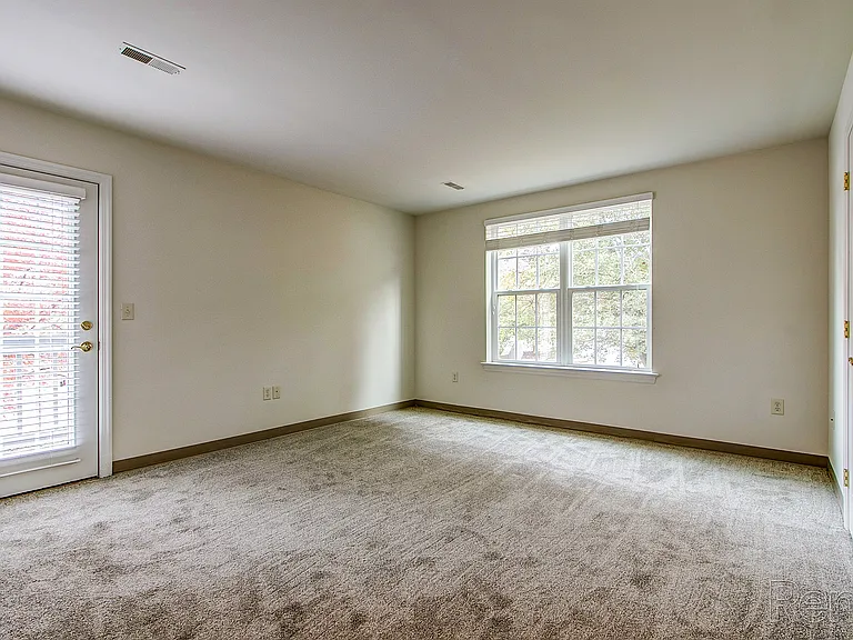 Hempfield Commons — Photo 20