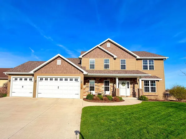 1213 Nature Trail Dr, Neenah, WI 54956