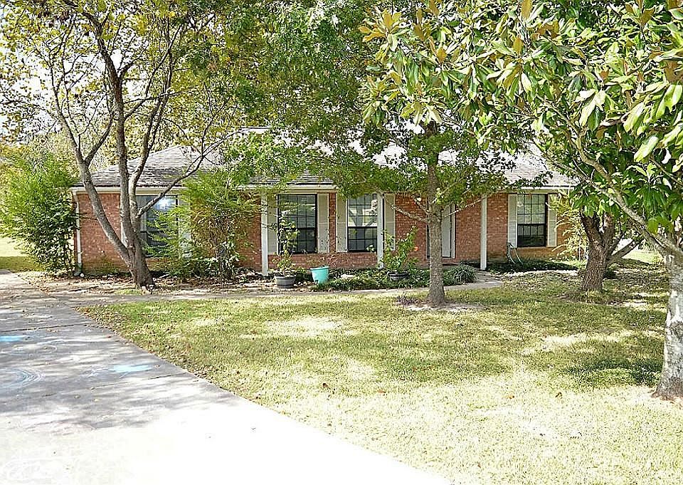 1st image of 203 Leisure Ln
