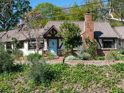 11435 Canton Dr, Studio City, CA, 91604