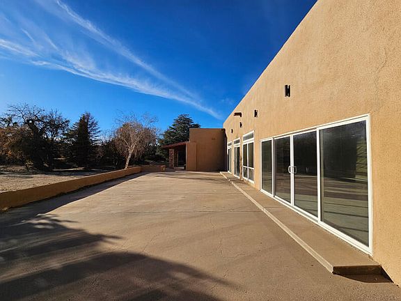 5th image of 625 Camino De Corrales Del N