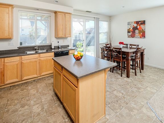 3rd image of 17 Stony Hill Pl
