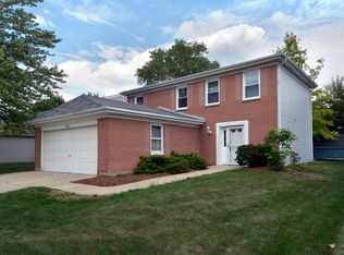 435 Rodenburg Rd, Roselle, IL 60172