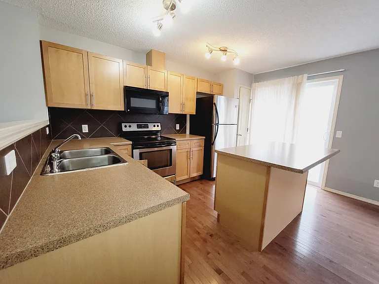 2051 Towne Centre Blvd NW #20 — Photo 2