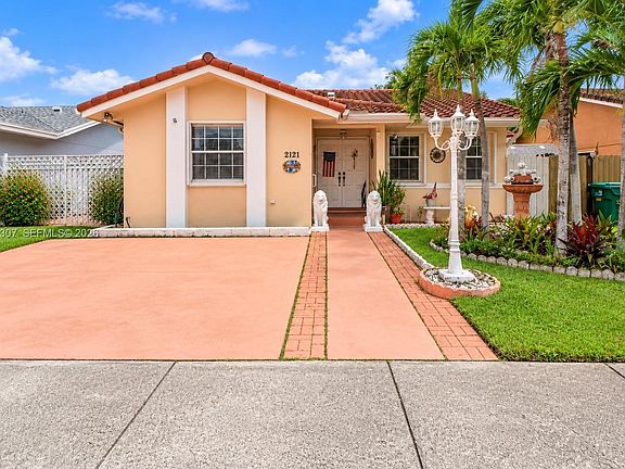 4th image of 2421 SW 142nd Pl