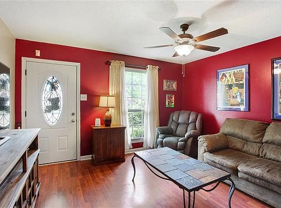 3rd image of 4132 E Louisiana State Dr