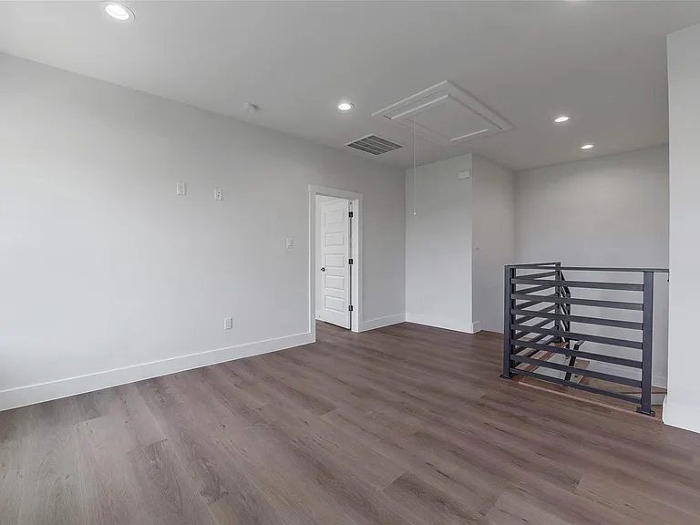 9311 Jutland Rd — Photo 18