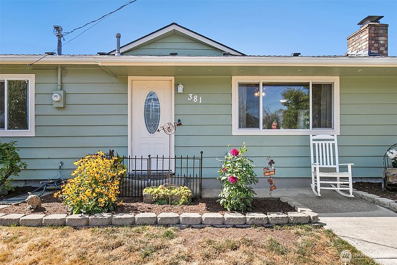2nd image of 381 N Cascade Street