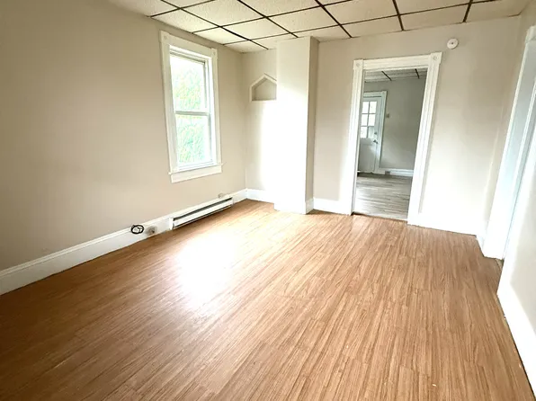 10 Reno Ln, Wilkes Barre, PA 18702