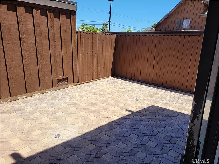 2074 Mount Shasta Dr — Photo 5