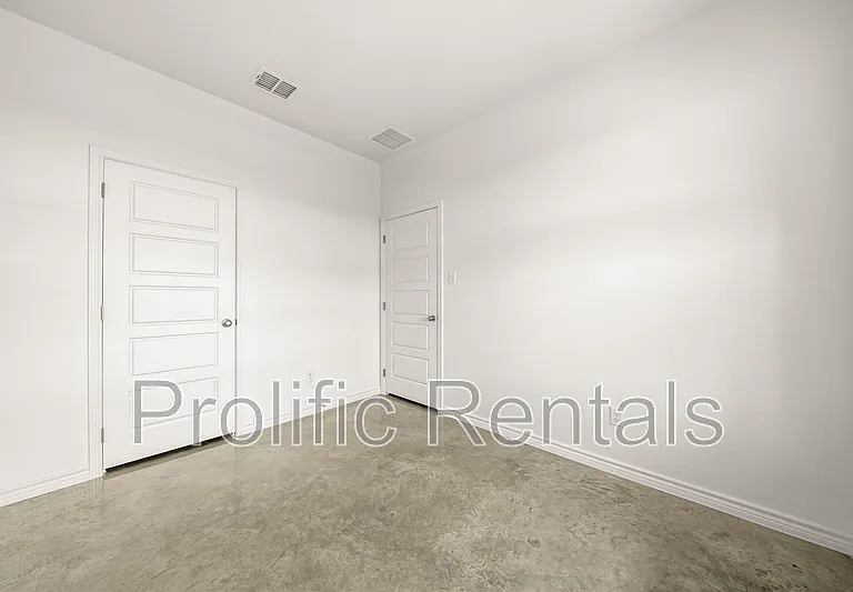 8901 Prickly Ash Dr #B — Photo 18