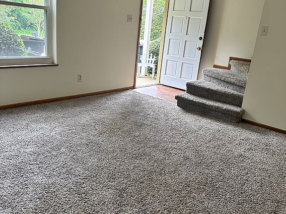 2nd image of 810 Teaberry Ln APT 4