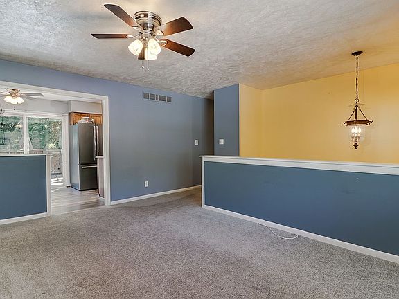 5th image of 426 Standish Dr