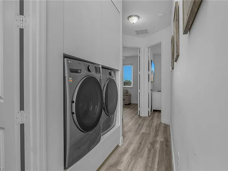 5396 Cameron Dr — Photo 27