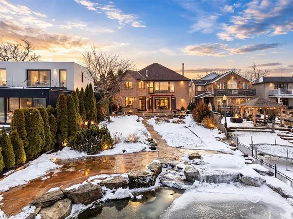 4 Lakeside Dr, Hamilton, ON L8E 5C1