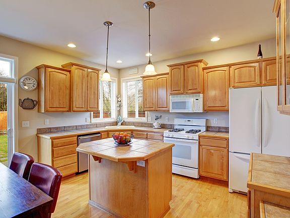 2nd image of 1501 Peach Park Ln