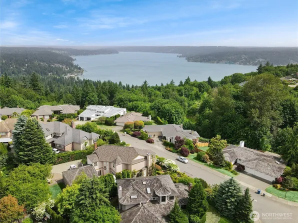 16901 SE 45th Street, Bellevue, WA 98006