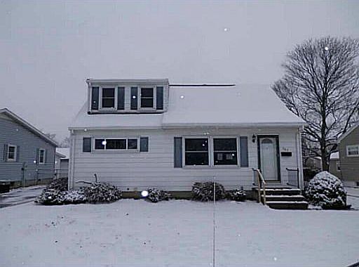 1st image of 567 Maplewood Dr