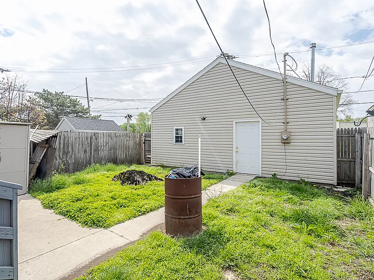 1149 South Ave — Photo 39