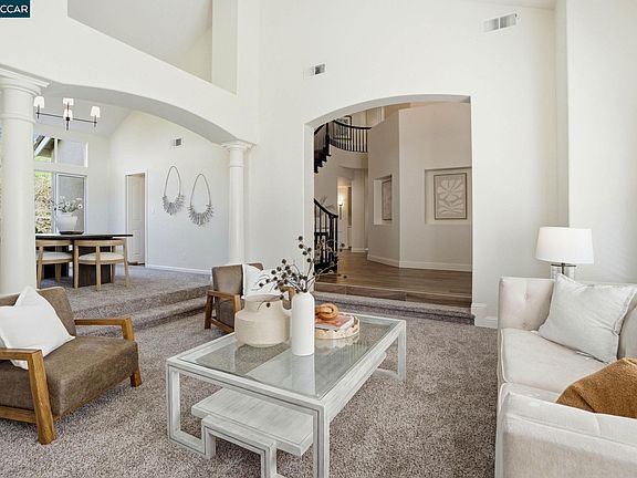 5th image of 1038 McCauley Rd