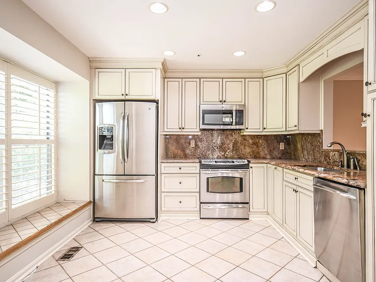 5918 Edson Ln — Photo 42
