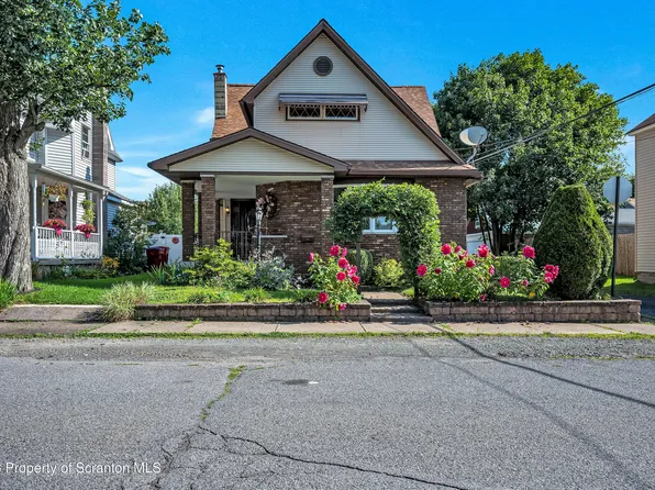 212 Bacon St, Jermyn, PA 18433