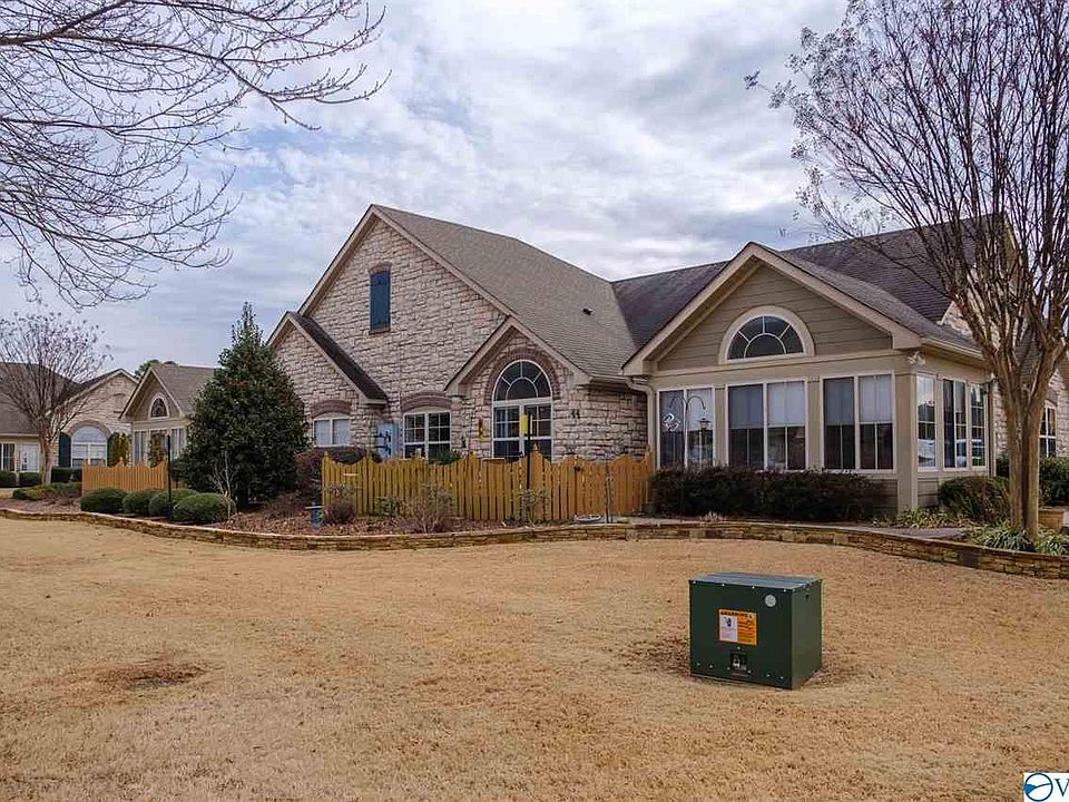 1st image of 44 Laurel Ln #44