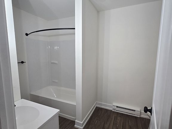 2nd image of 2501 Pacific Ave #106