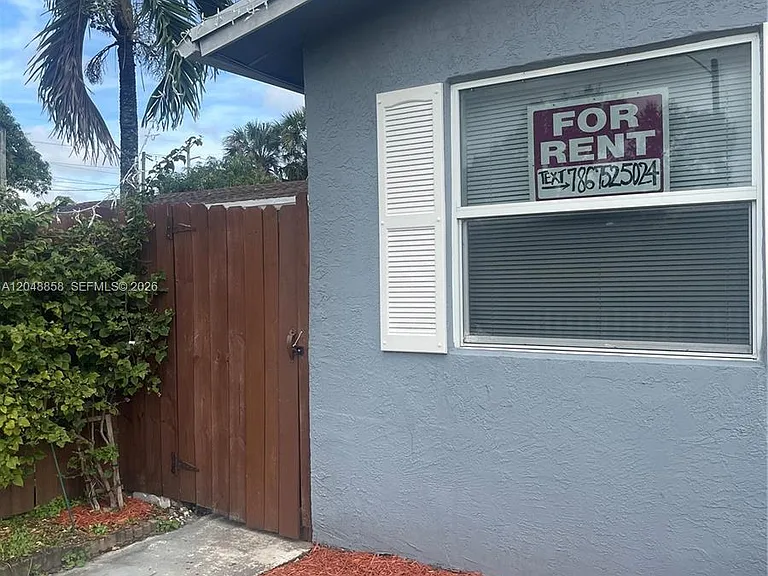 428 NW 16th Ave #2 — Photo 3