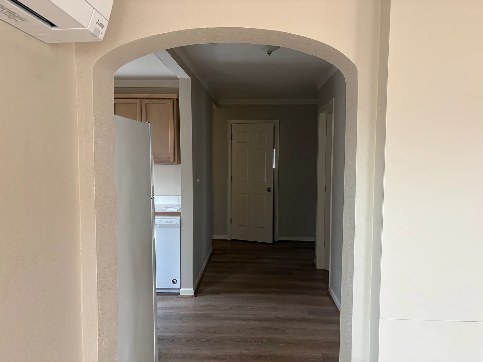 2 bed, 720 sqft, $2,400 — Photo 2