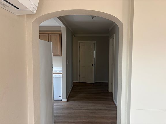 2nd image of 437 Rainier Ave