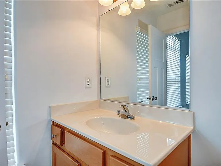 624 Foster Ln — Photo 27